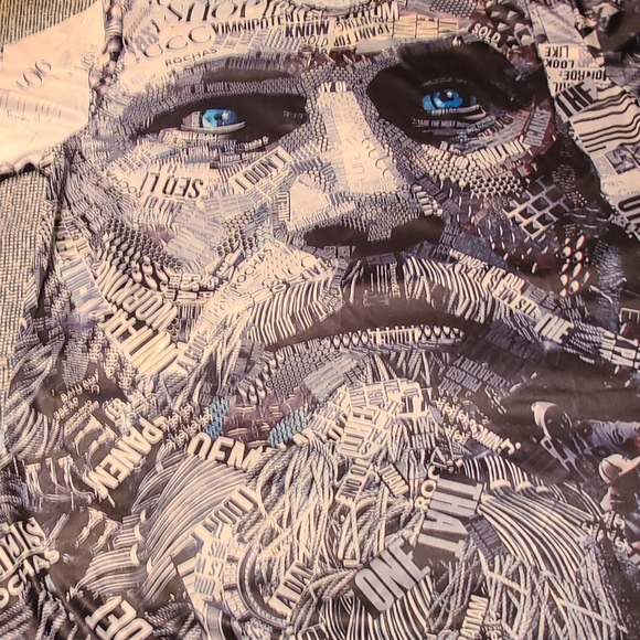 It's not a Just Cavalli but very similar. Unisex casual/party shirt. - Picture 2 of 3